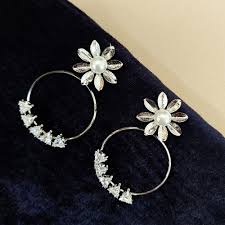 What Earrings 1 Styles Are Considered Timeless Classics?