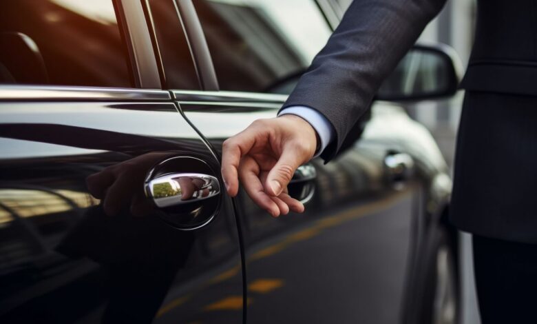 Flexible Payment Options and Seamless Ride Tracking with Elite Town Car Services